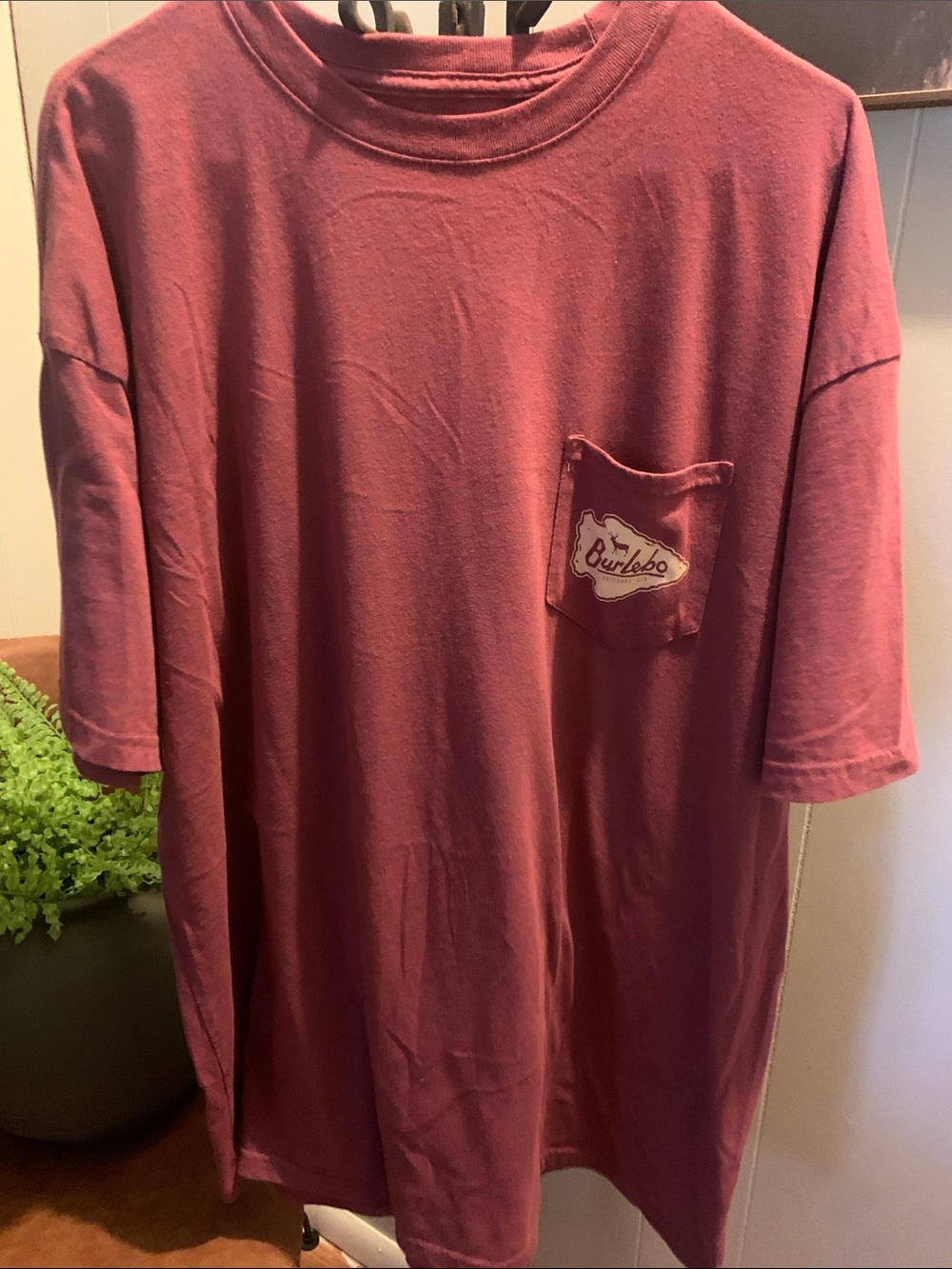 BURLEBO Men's Short-Sleeve Pocket Tee in Rose